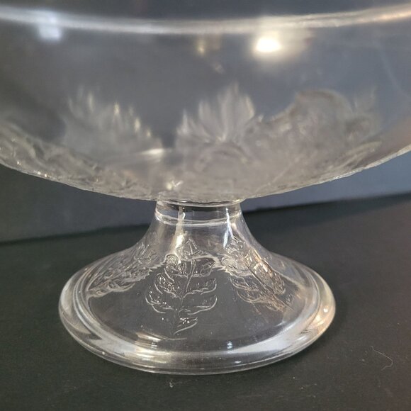 Mckee Vintage Pedestal Candy Dish Acorn Lid Embossed Leaf - Picture 4 of 11